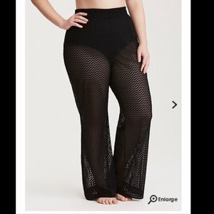 Cute summer pants! Perfect to lounge by the pool!