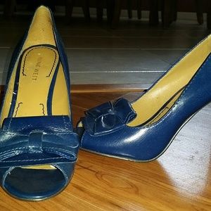 Nine West navy blue heels