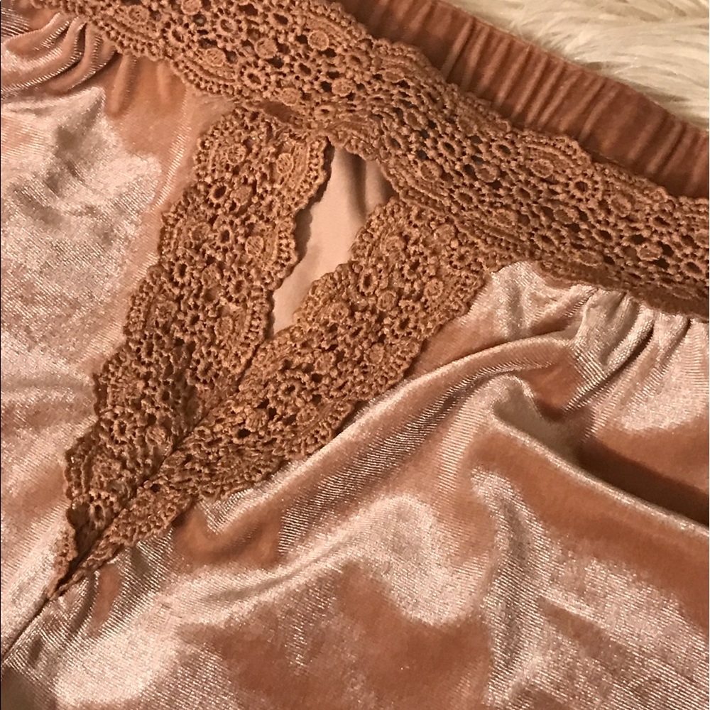 Off shoulder lace Embroidered top