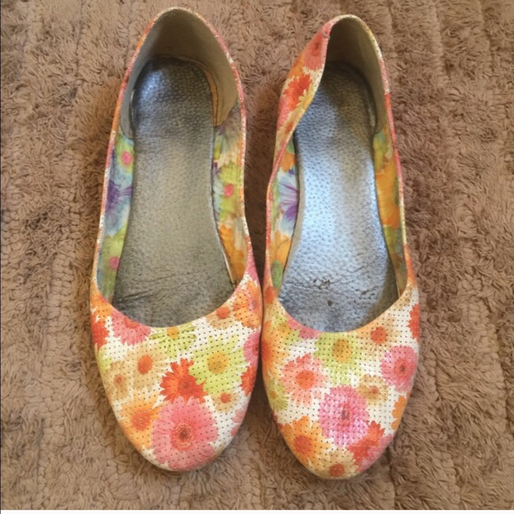 Floral colored flats