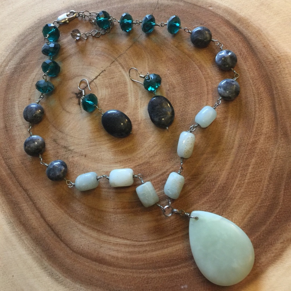 Beautiful Natural Stone Necklace