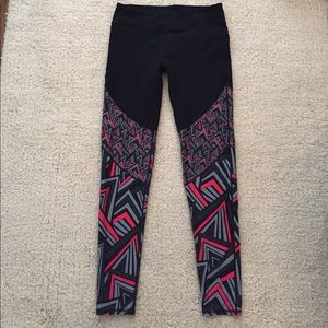 Fabletics Black Leggings w/ Geometric Pattern Sz M