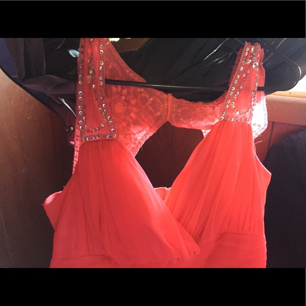 Dress - Picture 2 of 4