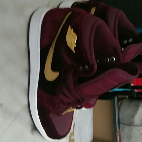 Velvet 1s size 4y - Picture 3 of 4