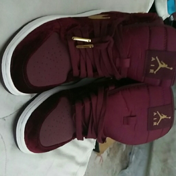 Velvet 1s size 4y - Picture 4 of 4