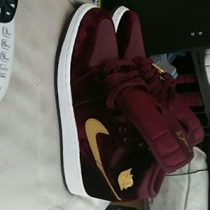 Velvet 1s size 4y