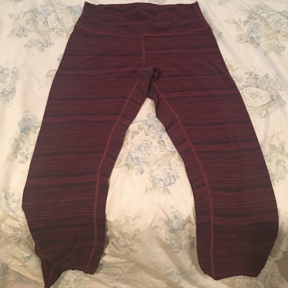 🍋 lululemon Wunder Under Crops burgundy 10
