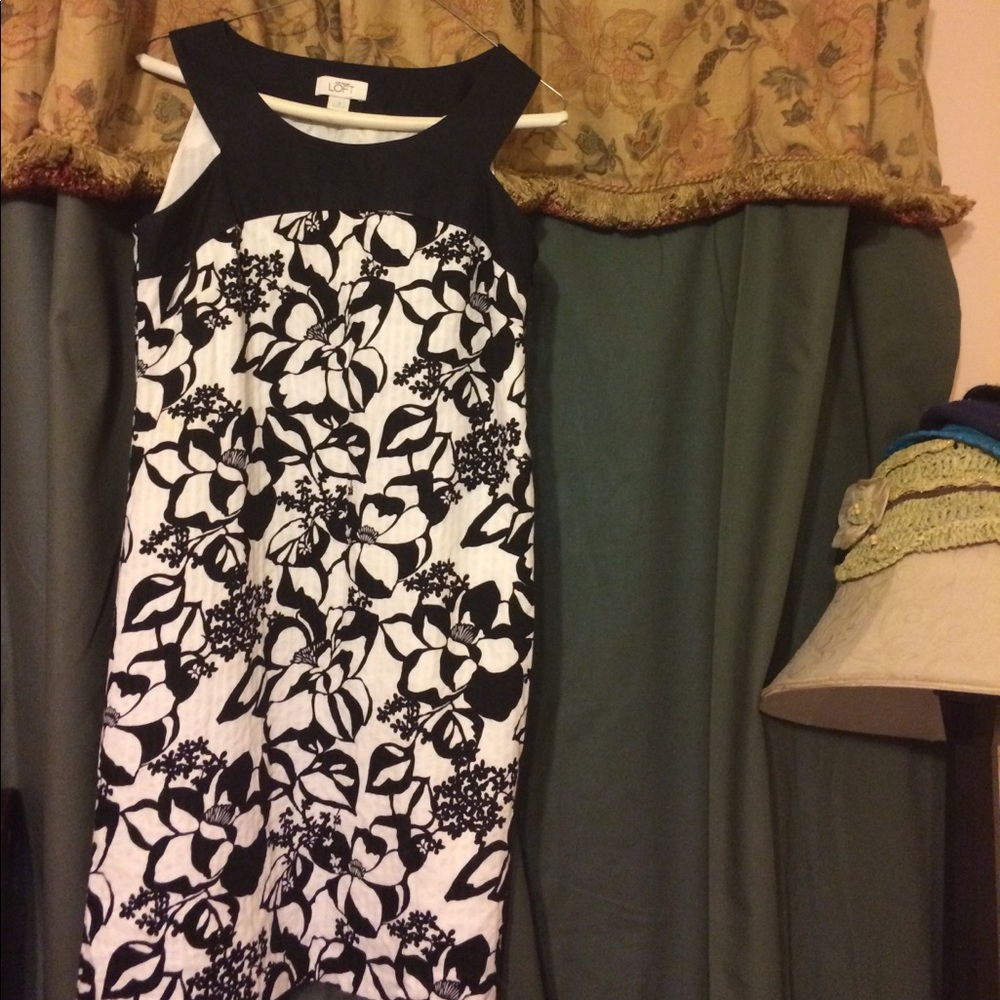 Ann Taylor loft black&white short dress