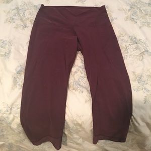 🍋lululemon Wunder Under Crops Burgundy size 10