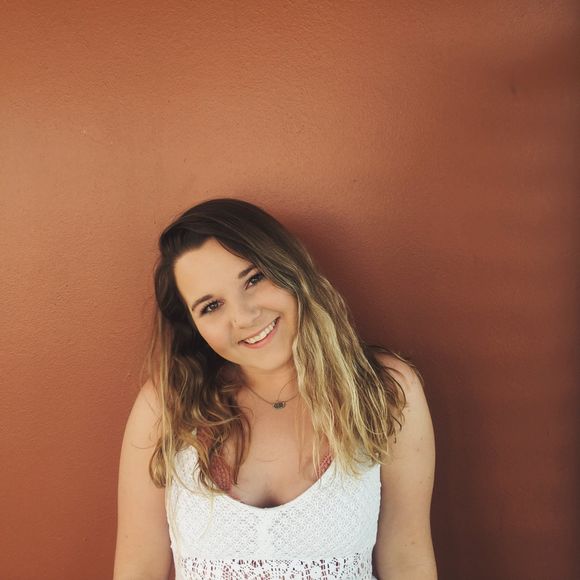 Meet your Posher, Mackenzi - Picture 1 of 1