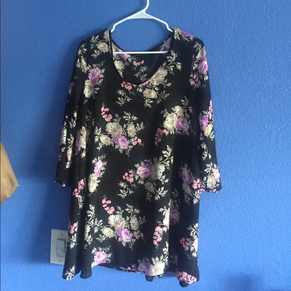 Floral slight bell sleeve dress