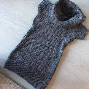 Guess gray turtle neck sweater