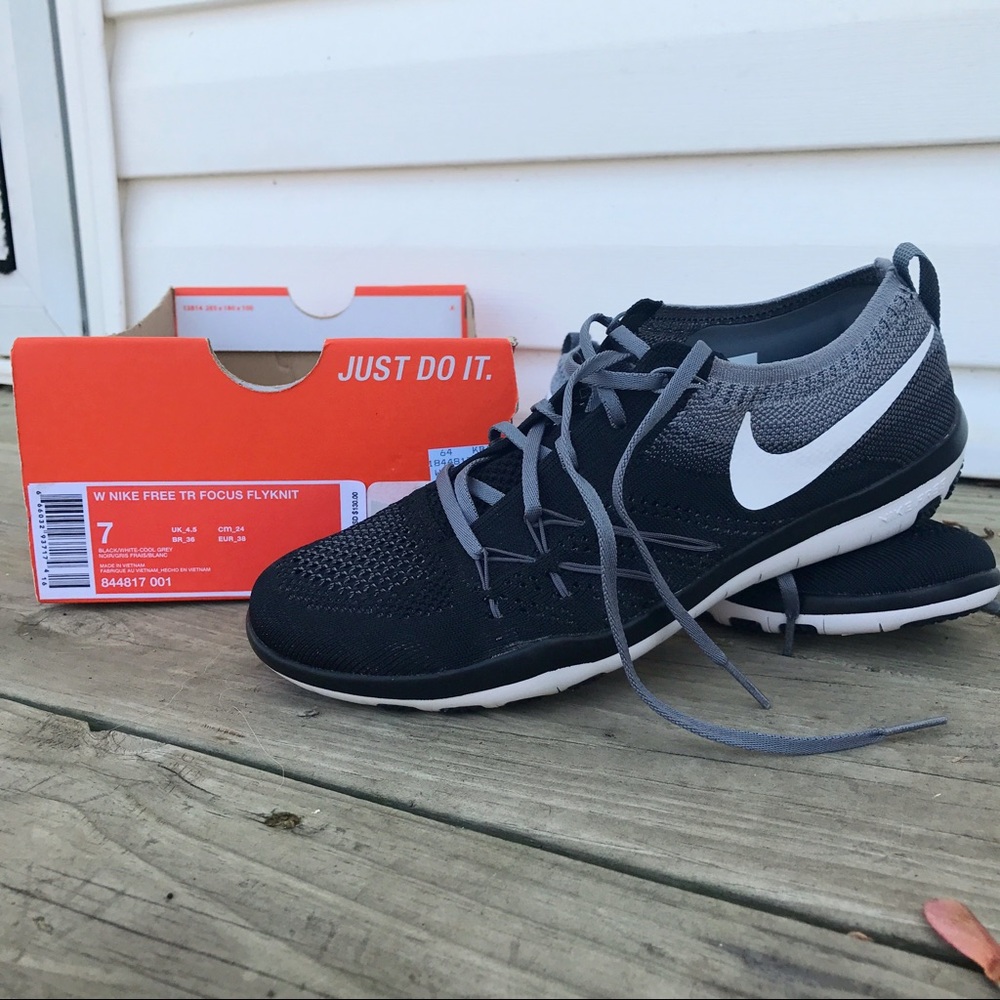 Women's Nike Black Free Focus Flyknit