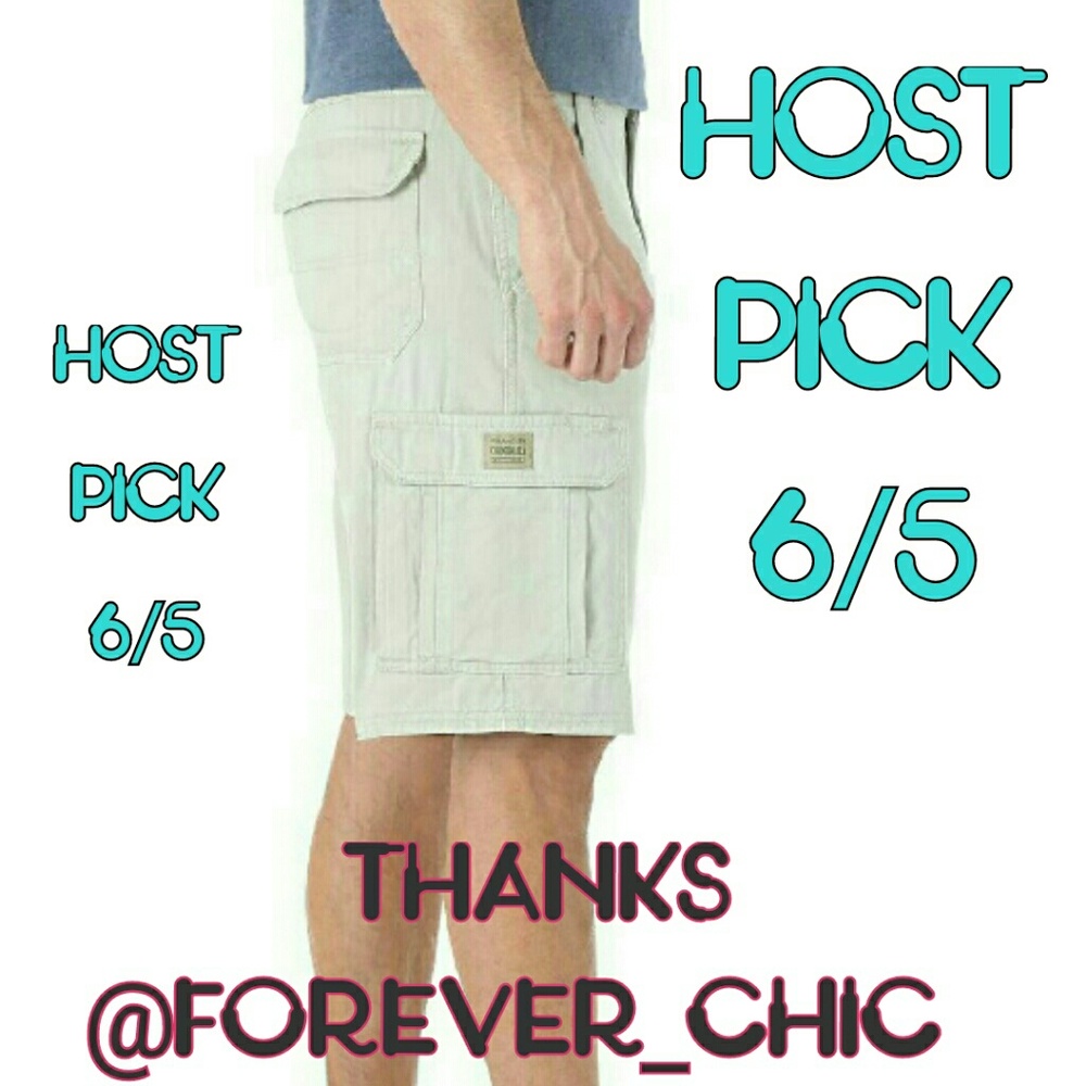 !!Host pick!! Wrangler cargo shorts