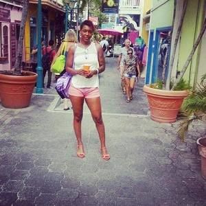 Meet your Posher, Latisha