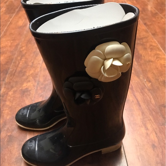 **SOLD Chanel "Camellia" Rainboots, size 38 - Picture 6 of 6