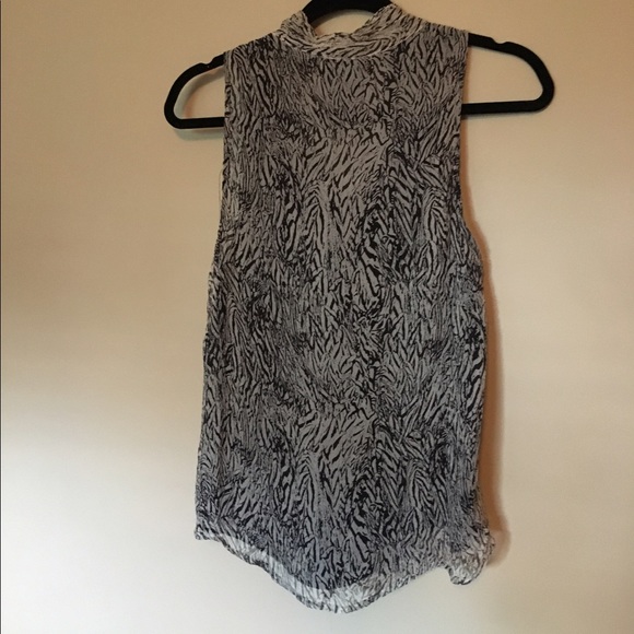 Top - Picture 2 of 2