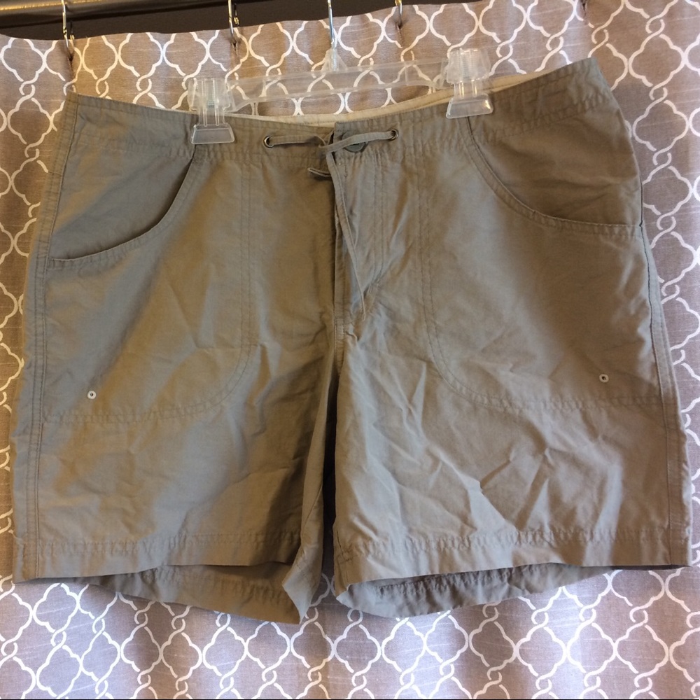 Columbia walking shorts