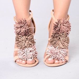 Cute ombré heel for any occasion! Never worn!