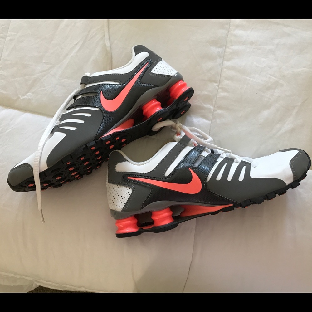 Nike Airshox Women's Size 9