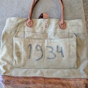 Tote bag