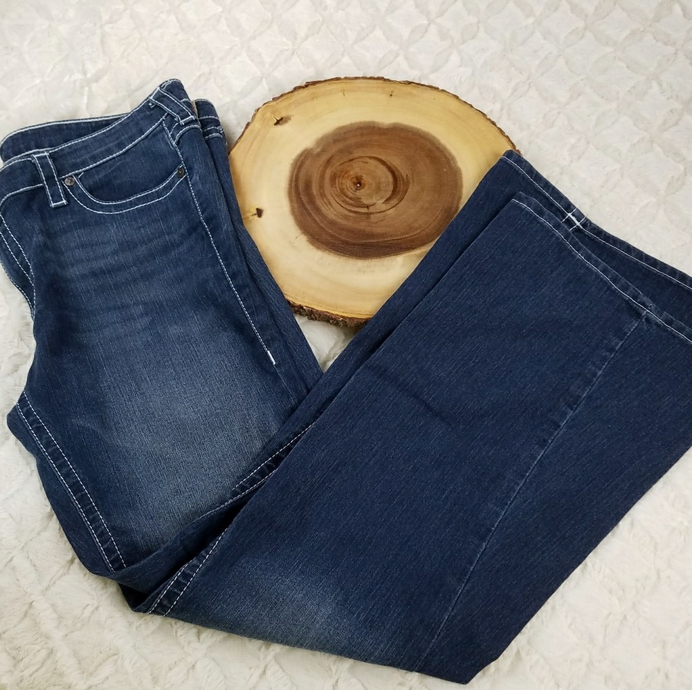 True Religion 32 Joey bootcut Super T white Stitch