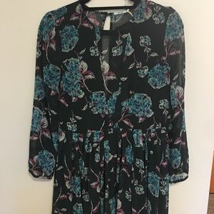 Long sleeve dress with blue flowers