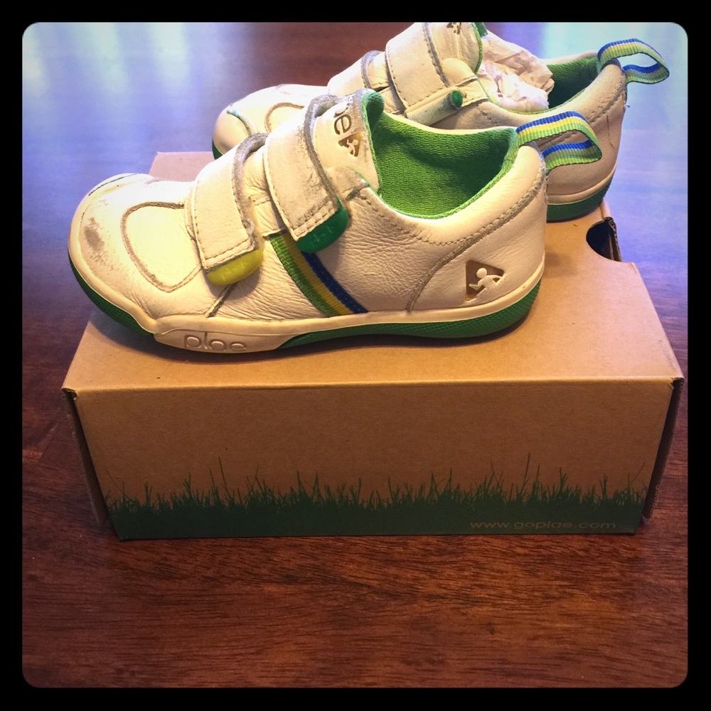 Plae sneakers