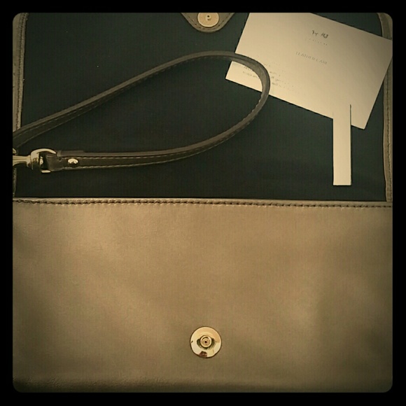 Coach wristlet - Picture 3 of 4
