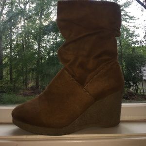 Wedge boots