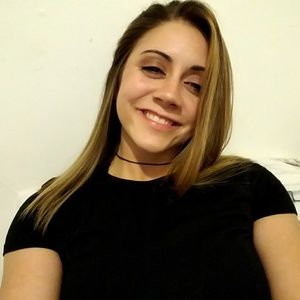 Meet your Posher, Danielle