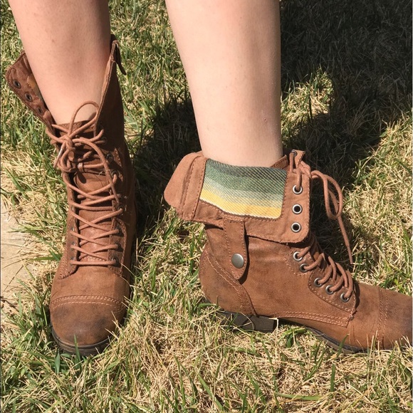 Boots - Picture 5 of 5