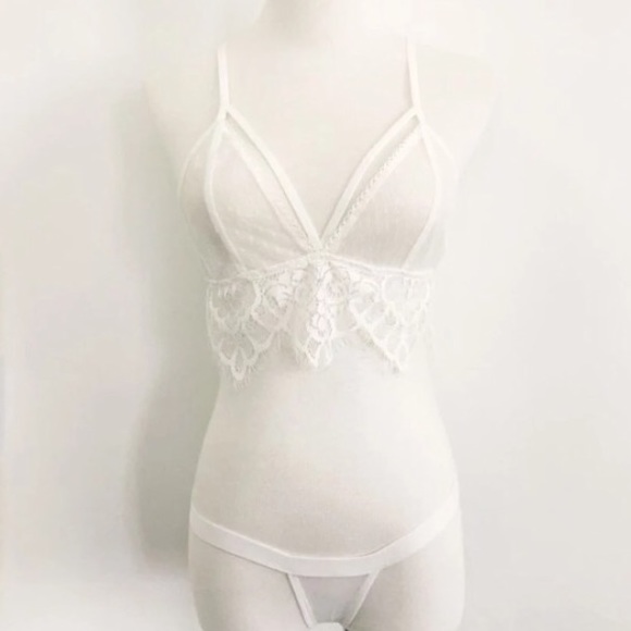❤️ CLEARANCE ❤️ WHITE Lace Bra Set - Picture 2 of 2