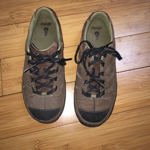Ahnu sneakers brown leather size 8