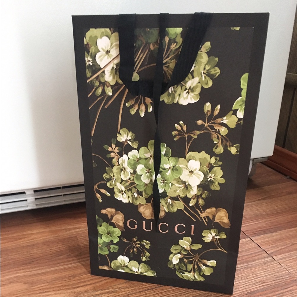 Gucci shopping bag