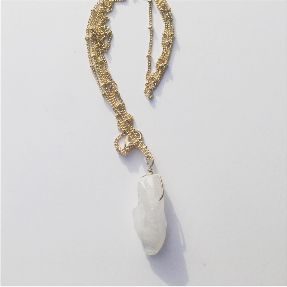 🆕Natural Clear/ White Stone