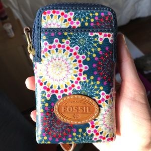 Fossil smartphone Wristlet