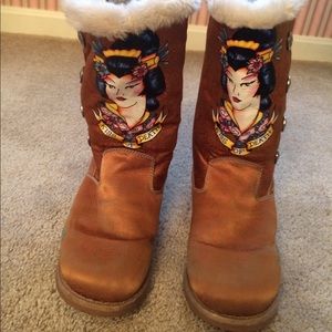 Ed Hardy Size 9 Boots