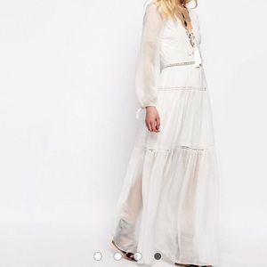 White Cove Petite Scalloped Lace Maxi Dress