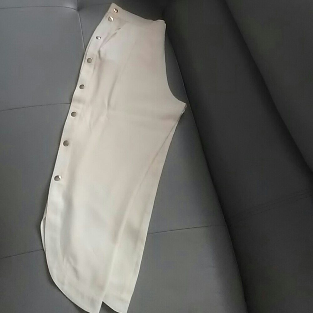 Emilio Pucci Button-Side Cropped Pants