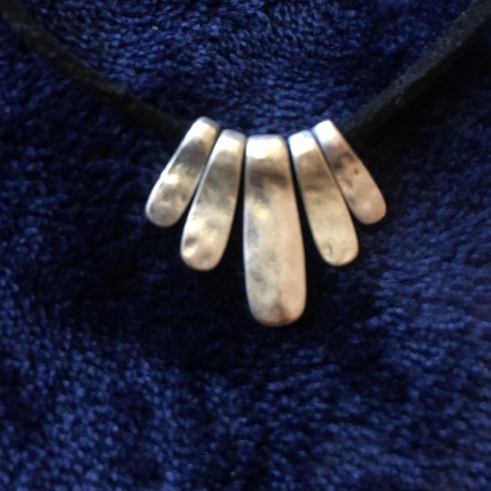 Textured pendant