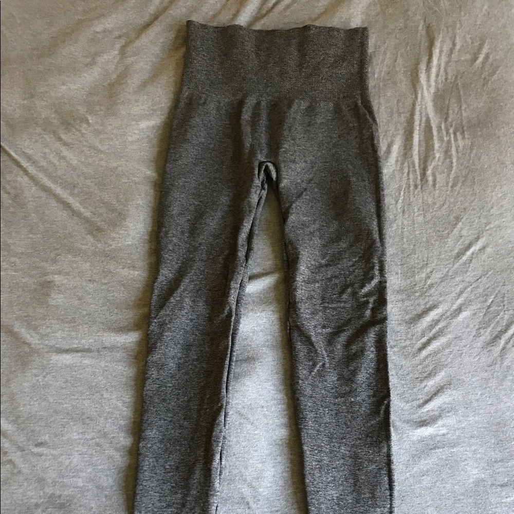 Assets by Sara Blakeley gray stirrup leggings