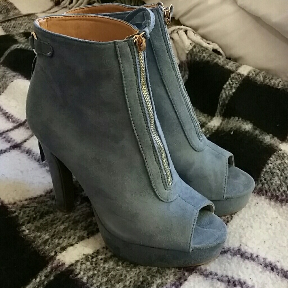 Blue faux suede peep toe booties!
