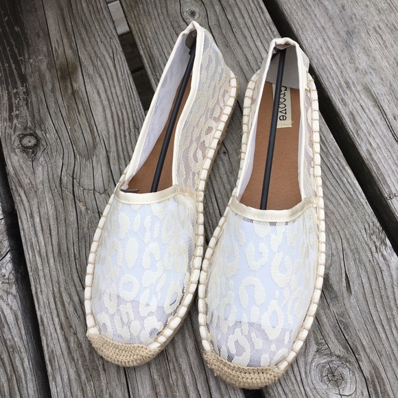 Groove Shoes - Ivory Lace Espadrilles Loafers! NEW!