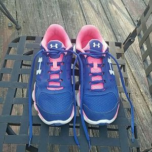 Under Armour comfy tennis shoes
