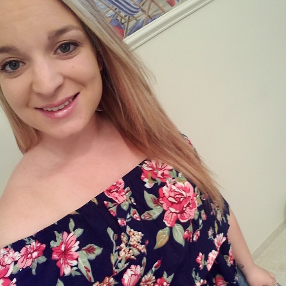 Meet your Posher, Taylor - Picture 1 of 1