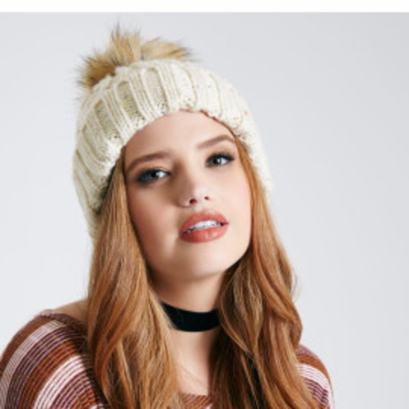Accessories - NWT Cable Knit Beanie/hat with Pom