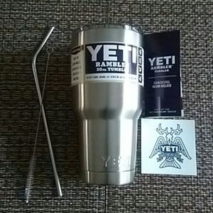 30 oz Yeti Rambler with Straw and cleaner