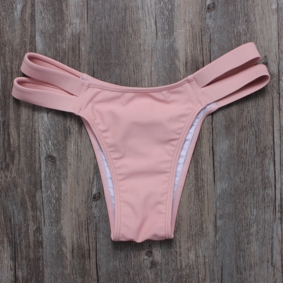 ❗️MOVING SALE 💖Strappy Nude Pink Bikini - Picture 4 of 4