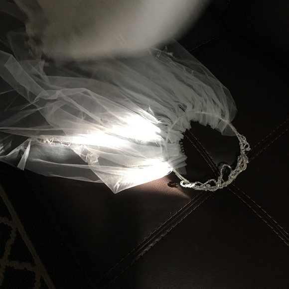 First communion Dress with Veil - Picture 2 of 2